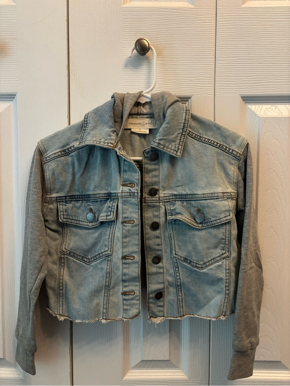 Treasure & Bond Cropped Light Wash Denim Jacket with Gray Hoodie Sleeves
